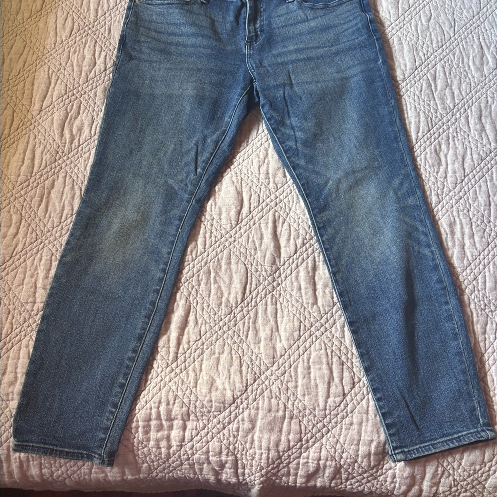 Lucky Brand Blue Skinny Jeans with Subtle Fading